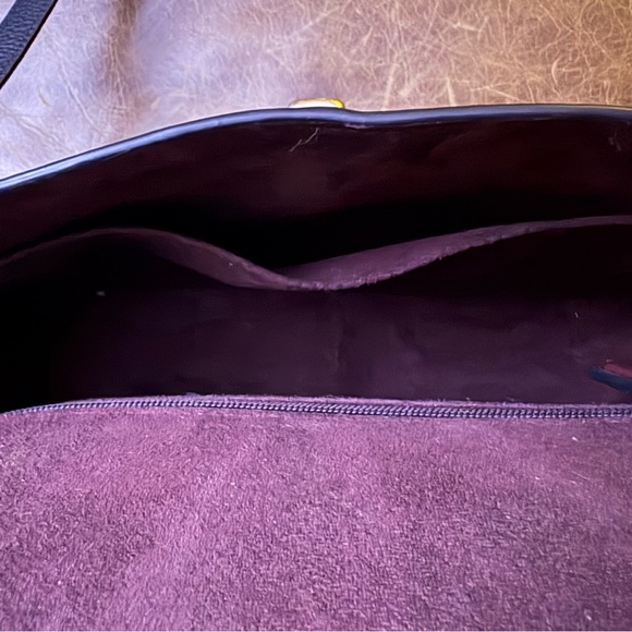 Classic Coach Crossbody Handbag - Picture 13 of 13